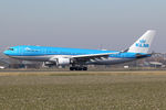 PH-AOE @ EHAM - at spl - by Ronald