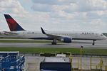 N689DL @ KATL - N689DL taxis at KATL - by spike69