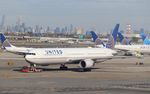 N69059 @ KEWR - Boeing 767-424/ER - by Mark Pasqualino