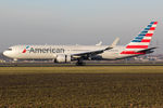 N379AA @ EHAM - at spl - by Ronald