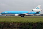 PH-KCE @ EHAM - at spl - by Ronald