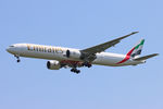 A6-ENV @ LOWW - Emirates Boeing 777 - by Andreas Ranner