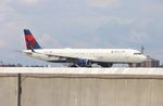 N324DX @ KATL - DAL A321 zx ATL-PHX - by Florida Metal