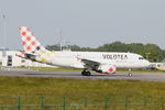 EC-MTC @ LFRB - Airbus A319-111 Taxiing to boarding ramp, Brest-Bretagne airport (LFRB-BES) - by Yves-Q