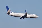 N76523 @ KORD - B738 United Airlines BOEING 737-824 N76523 UAL2195 MIA-ORD - by Mark Kalfas
