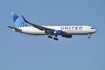 N661UA @ KORD - B763 United Airlines Boeing 767-322 N661UA UAL986 LFPG-KORD - by Mark Kalfas