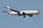A6-EPX @ KORD - B77W Emirates 777-31HER A6-EPX UAE235 OMDB-ORD - by Mark Kalfas