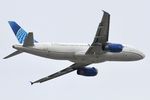 N498UA @ KORD - A320 United Airlines Airbus A320-232 N498UA UAL793 ORD-DFW - by Mark Kalfas