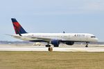 N820DX @ KORD - B752 Delta Airlines Boeing 757-26D N820DX DAL2738 ATL-ORD - by Mark Kalfas