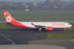 D-ALPE @ EDDL - at dus - by Ronald