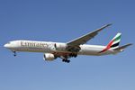 A6-EPY @ KORD - B77W EMIRATES  Boeing 777-31H/ER A6-EPY UAE235 OMDB-KORD, arriving 28C KORD - by Mark Kalfas