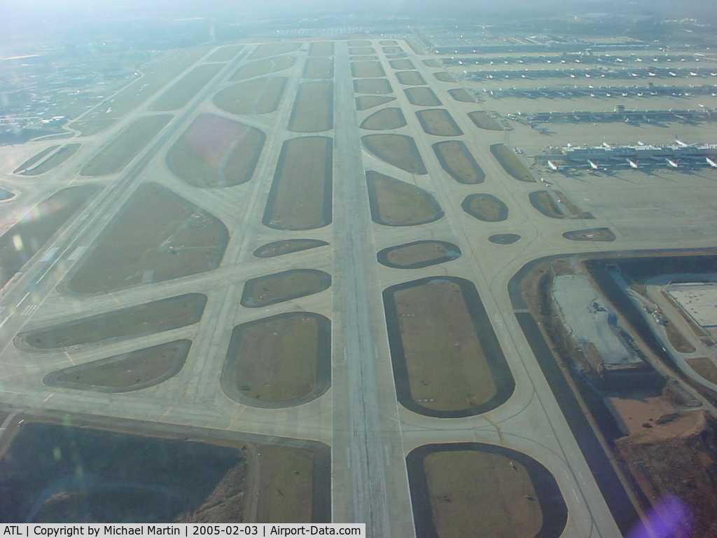 Hartsfield - Jackson Atlanta International Airport (ATL) - Overfly of Hartsfield while on Traffic Reporting