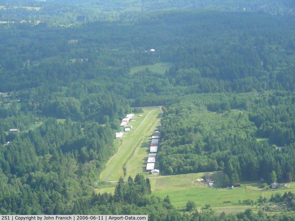 Vashon Municipal Airport (2S1) - Small with tall trees at each end!