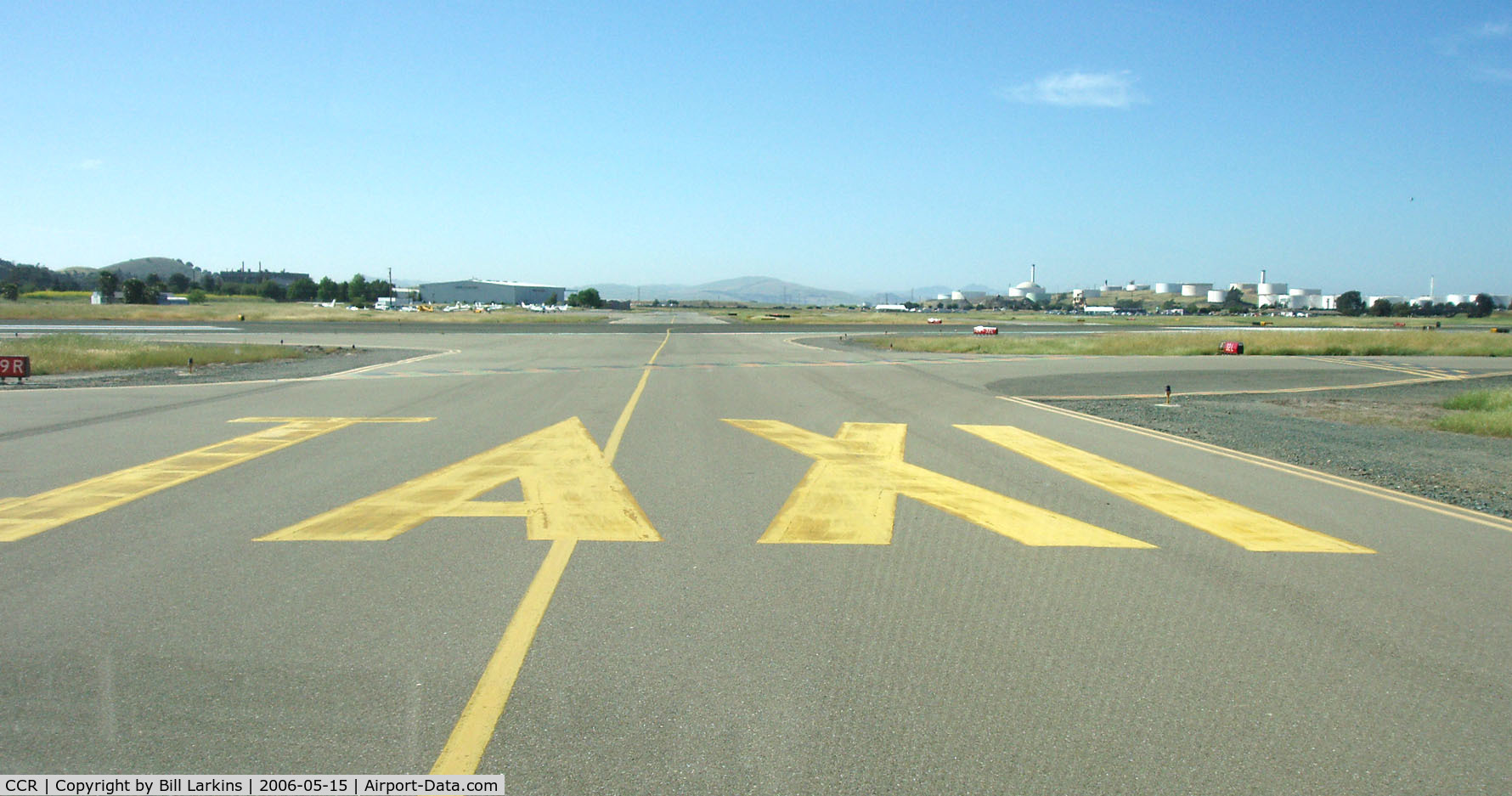 Buchanan Field Airport (CCR) - Taxi Strip