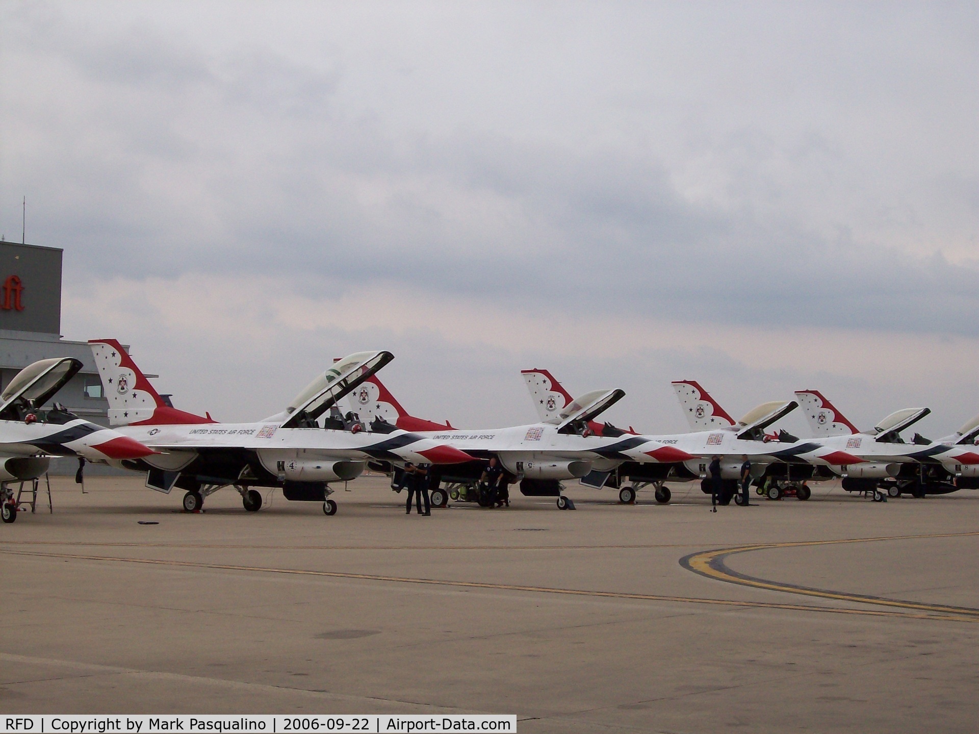 Chicago/rockford International Airport (RFD) - USAF Thunderbirds