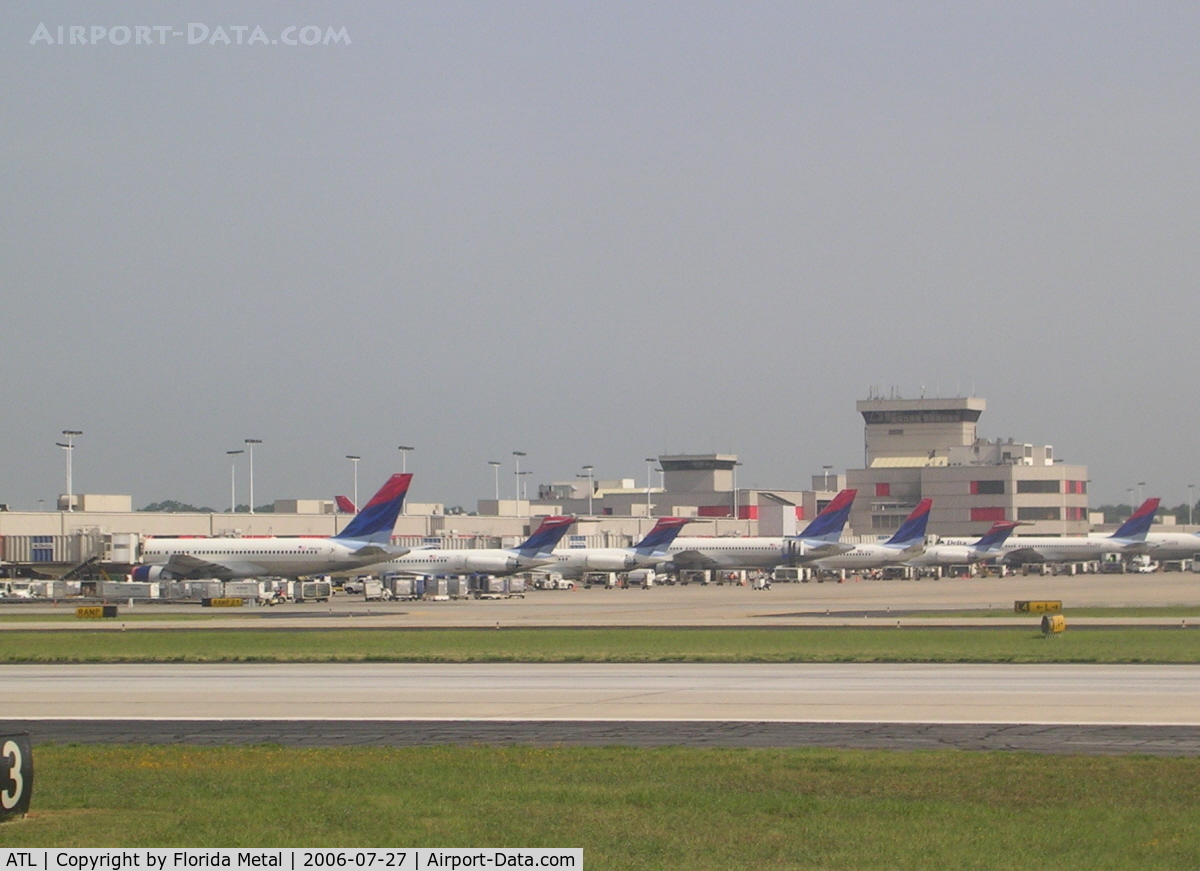 Hartsfield - Jackson Atlanta International Airport (ATL) - View of terminals from Air Tran 717