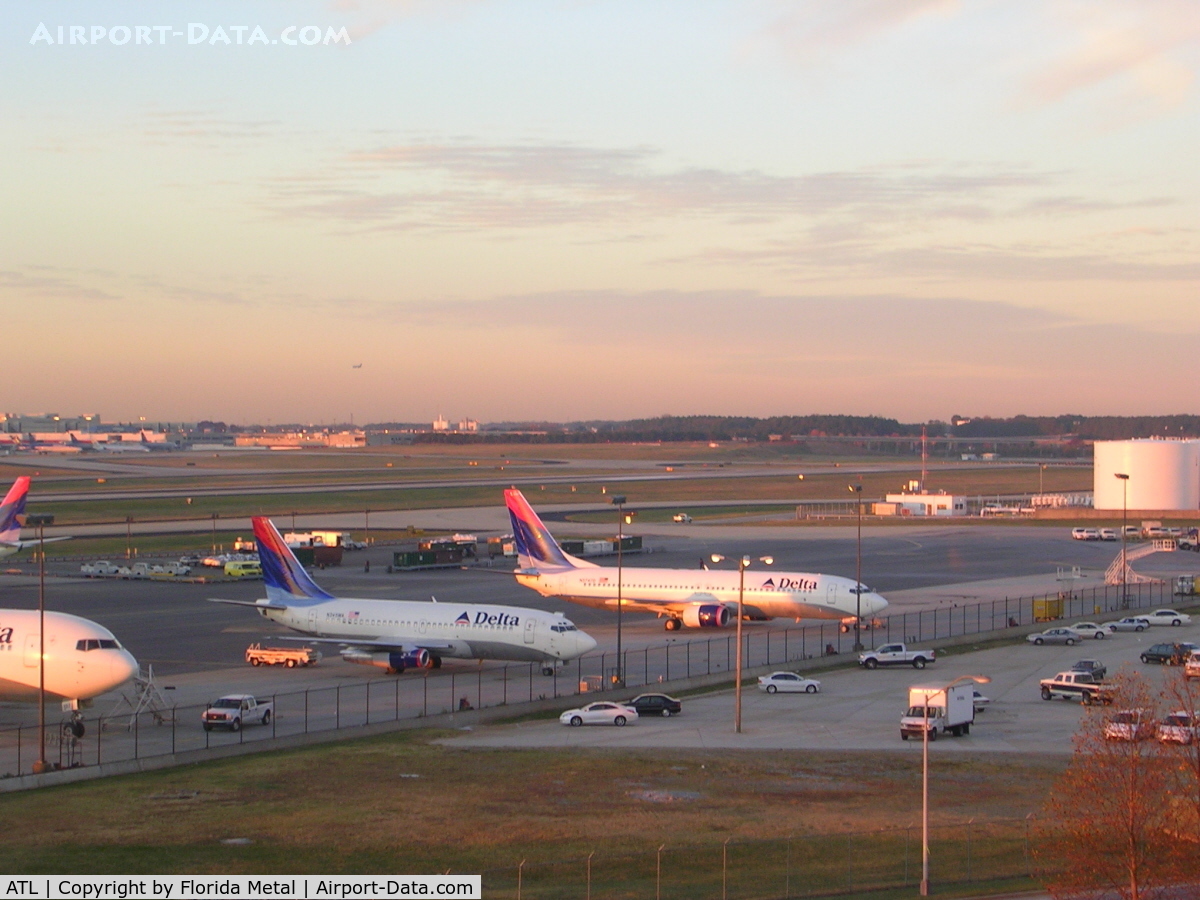 Hartsfield - Jackson Atlanta International Airport (ATL) - Early morning from hotel