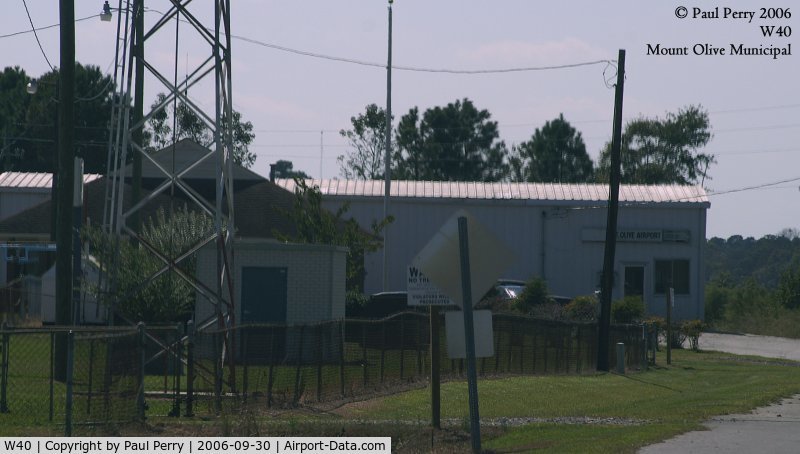 Mount Olive Municipal Airport (W40) - Approaching the quiet airport, via the only road