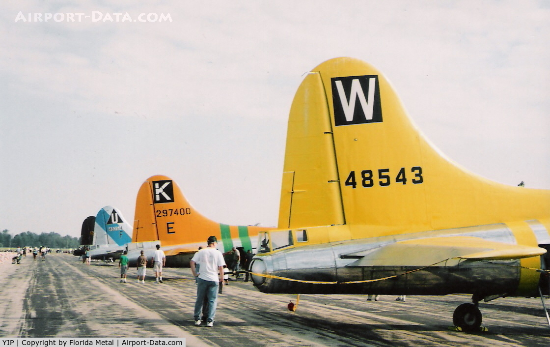 Willow Run Airport (YIP) - B-17s lined up