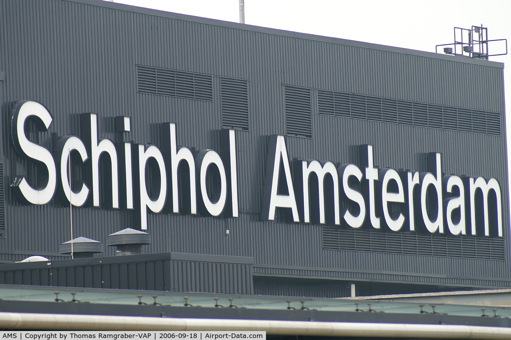 Amsterdam Schiphol Airport, Haarlemmermeer, near Amsterdam Netherlands (AMS) - you know where i am....???