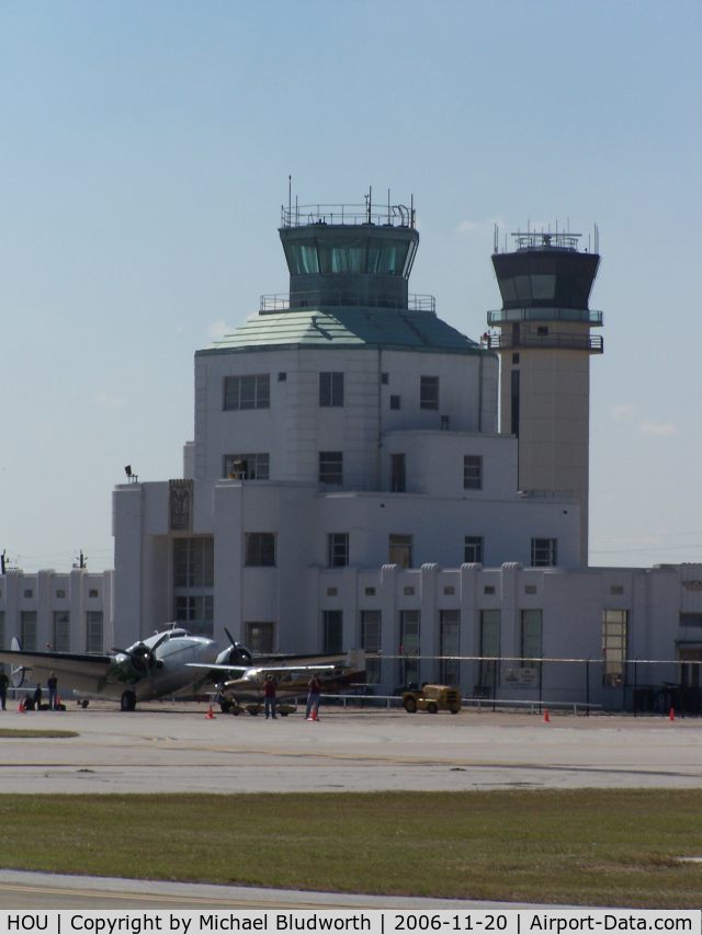William P Hobby Airport (HOU) - Twin Towers