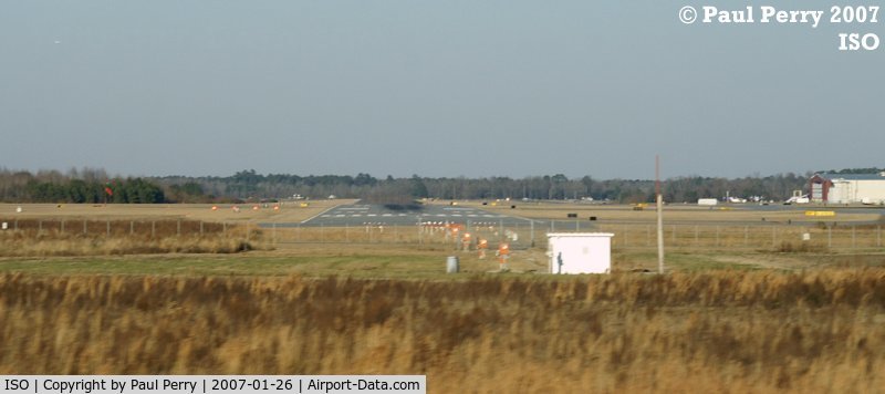 Kinston Regional Jetport At Stallings Fld Airport (ISO) - Eyeballing the end of RWY5