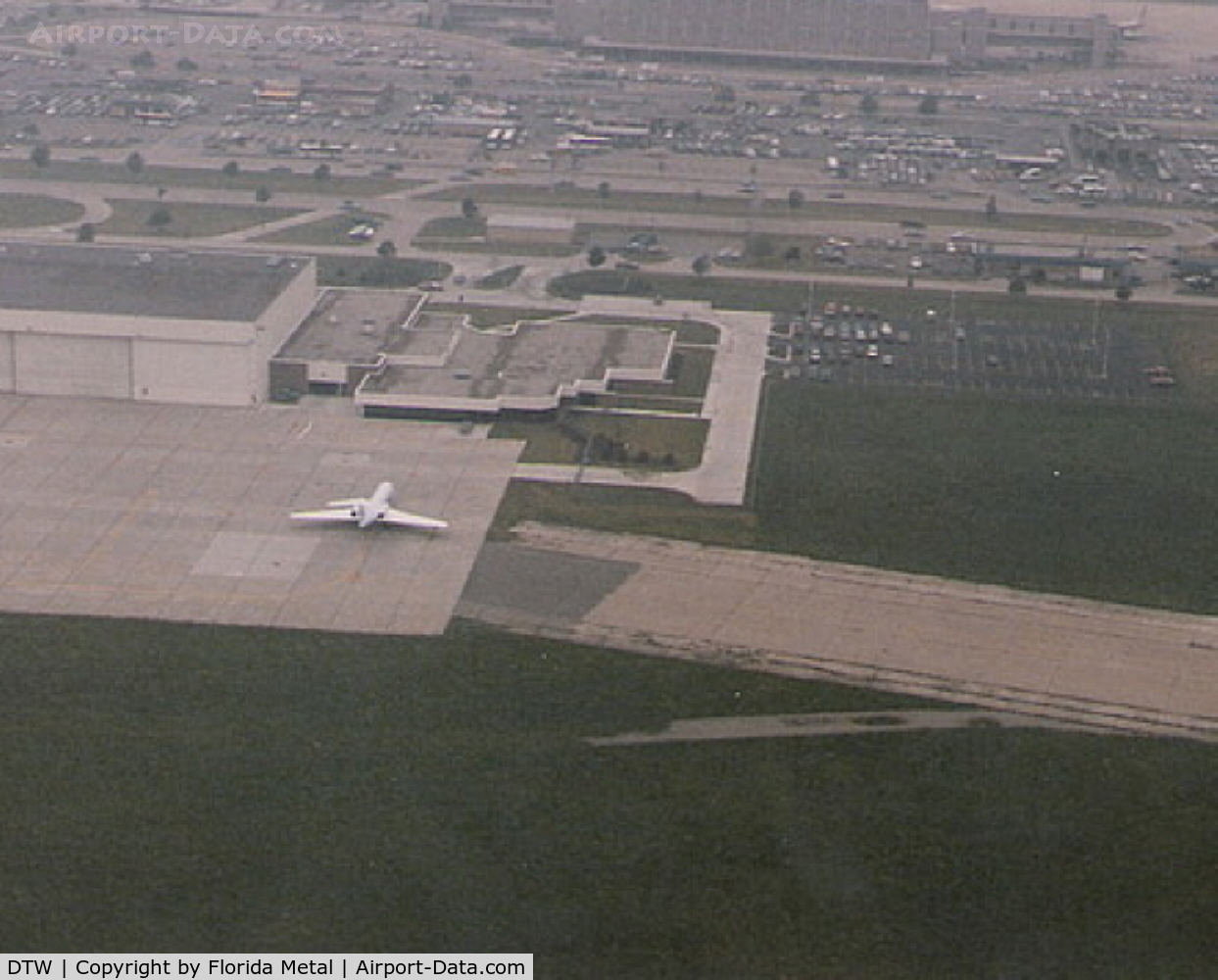 Detroit Metropolitan Wayne County Airport (DTW) - DTW 1986