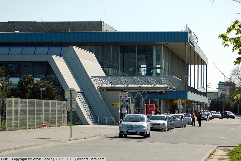 Milan Rastislav Štefánik Airport (Bratislava Airport), Bratislava Slovakia (Slovak Republic) (LZIB) - terminal