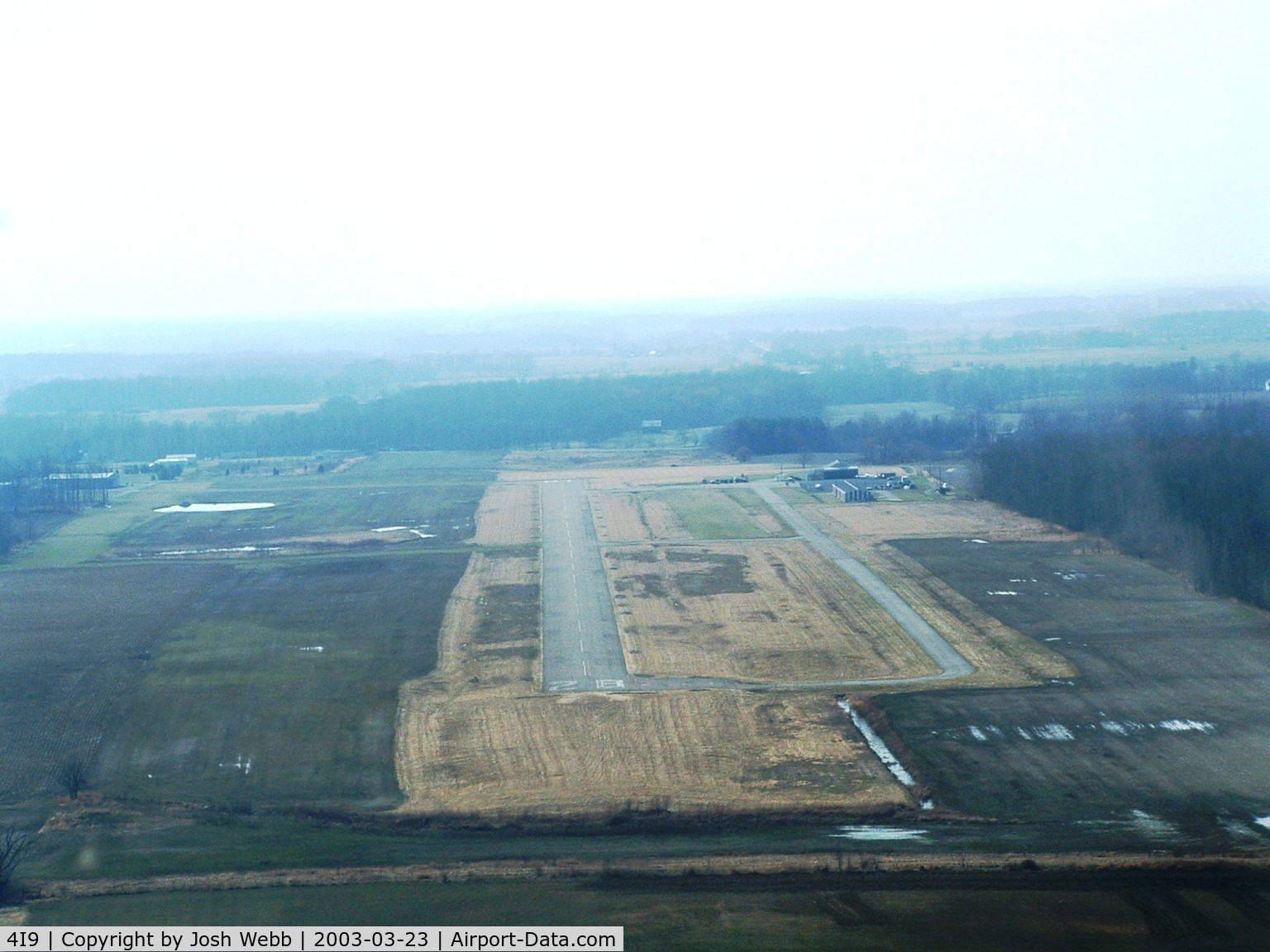 Morrow County Airport (4I9) - Final for 28 at Cardington, OH