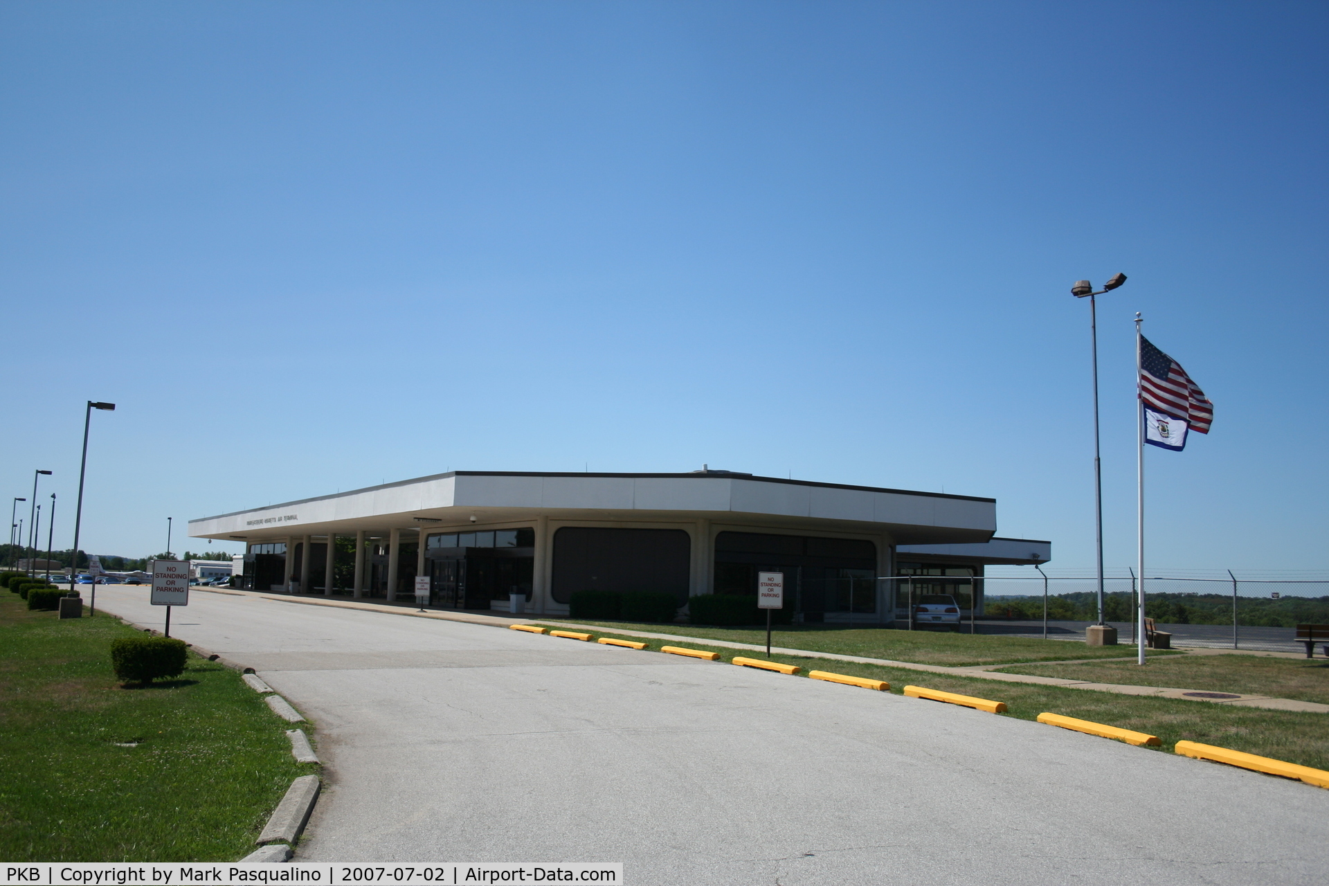 Mid-ohio Valley Regional Airport (PKB) - Main Terminal