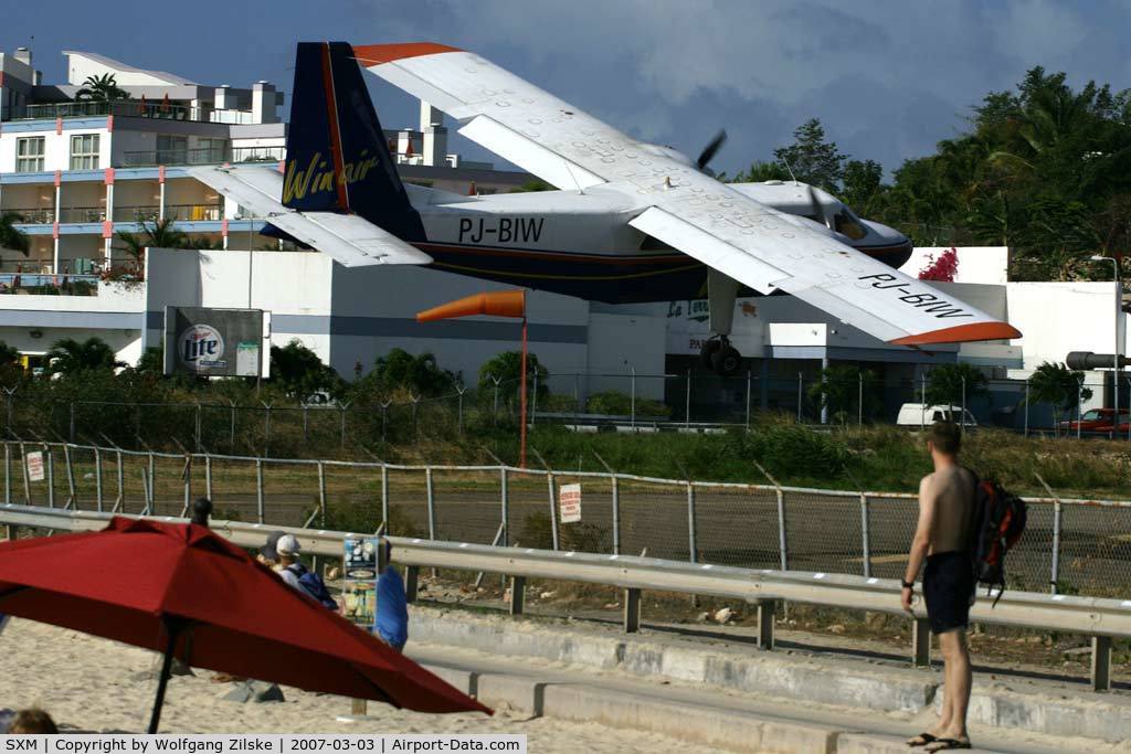 Princess Juliana International Airport, Philipsburg, Sint Maarten Netherlands Antilles (SXM) - Over the fence
