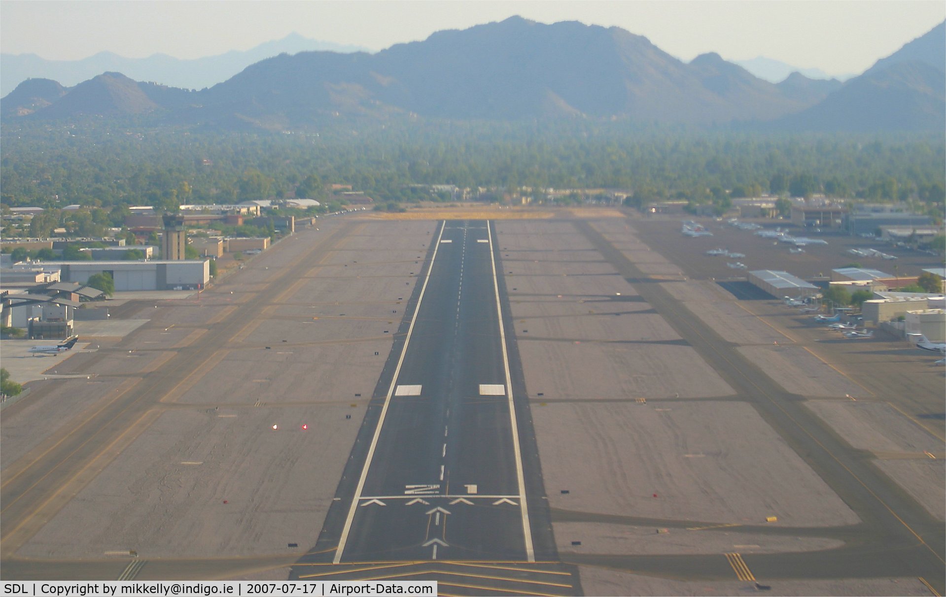 Scottsdale Airport (SDL) - Approaching runway 21