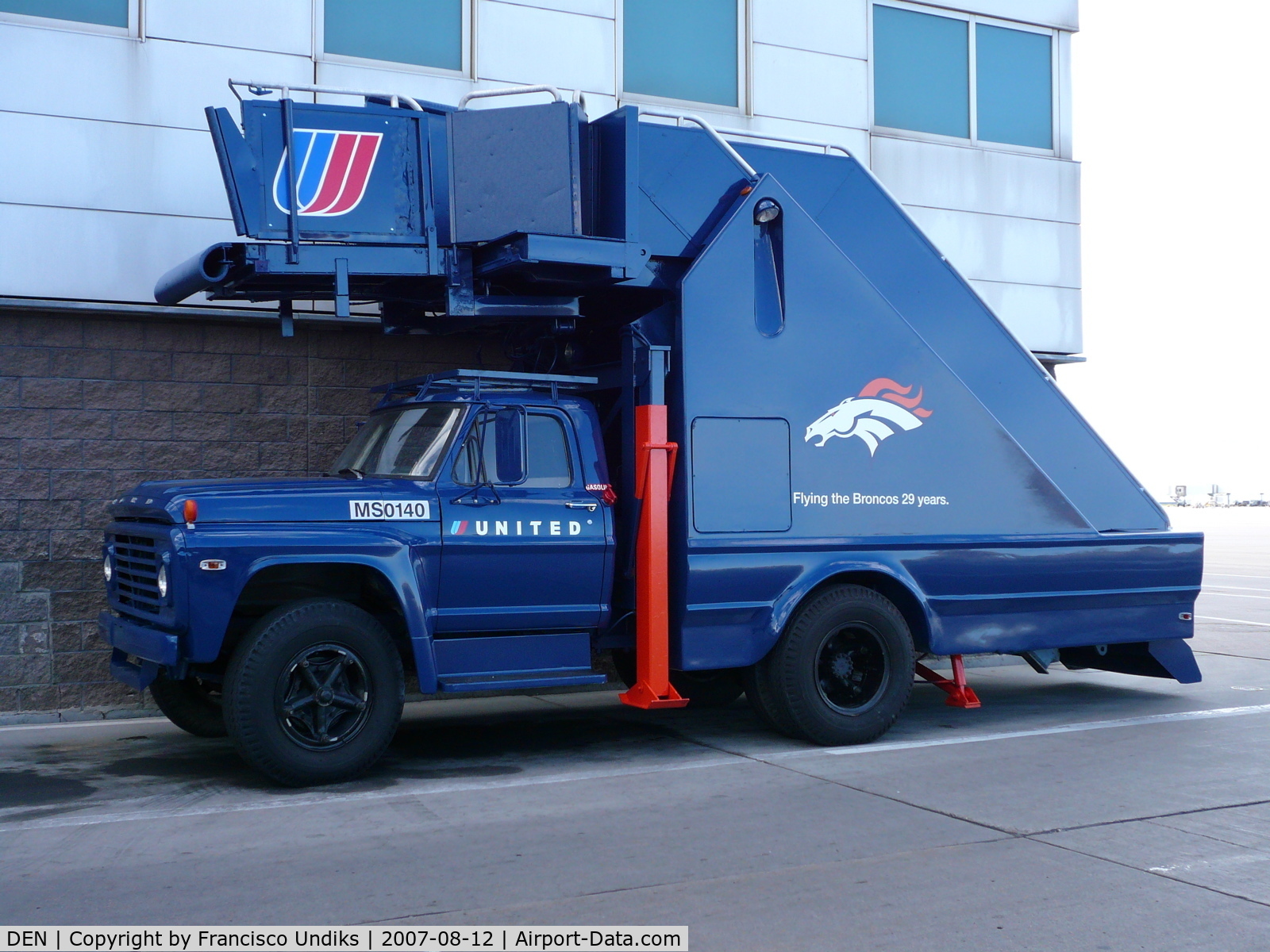 Denver International Airport (DEN) - United Airlines Official airline of the Denver Broncos.