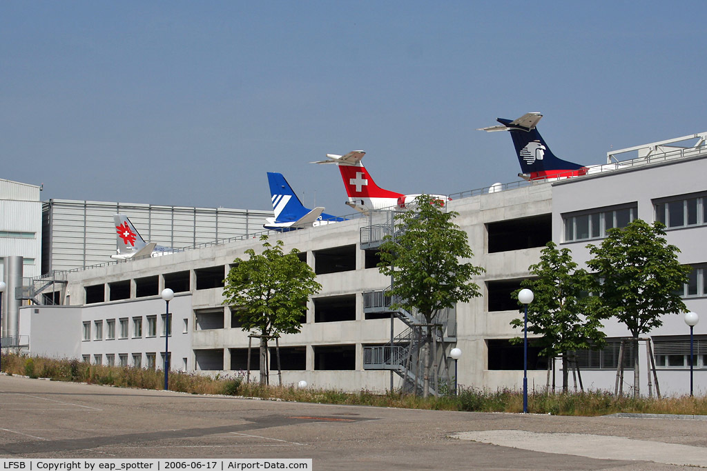 EuroAirport Basel-Mulhouse-Freiburg, Basel (Switzerland), Mulhouse (France) and Freiburg (Germany) France (LFSB) - SWISS Hangar
