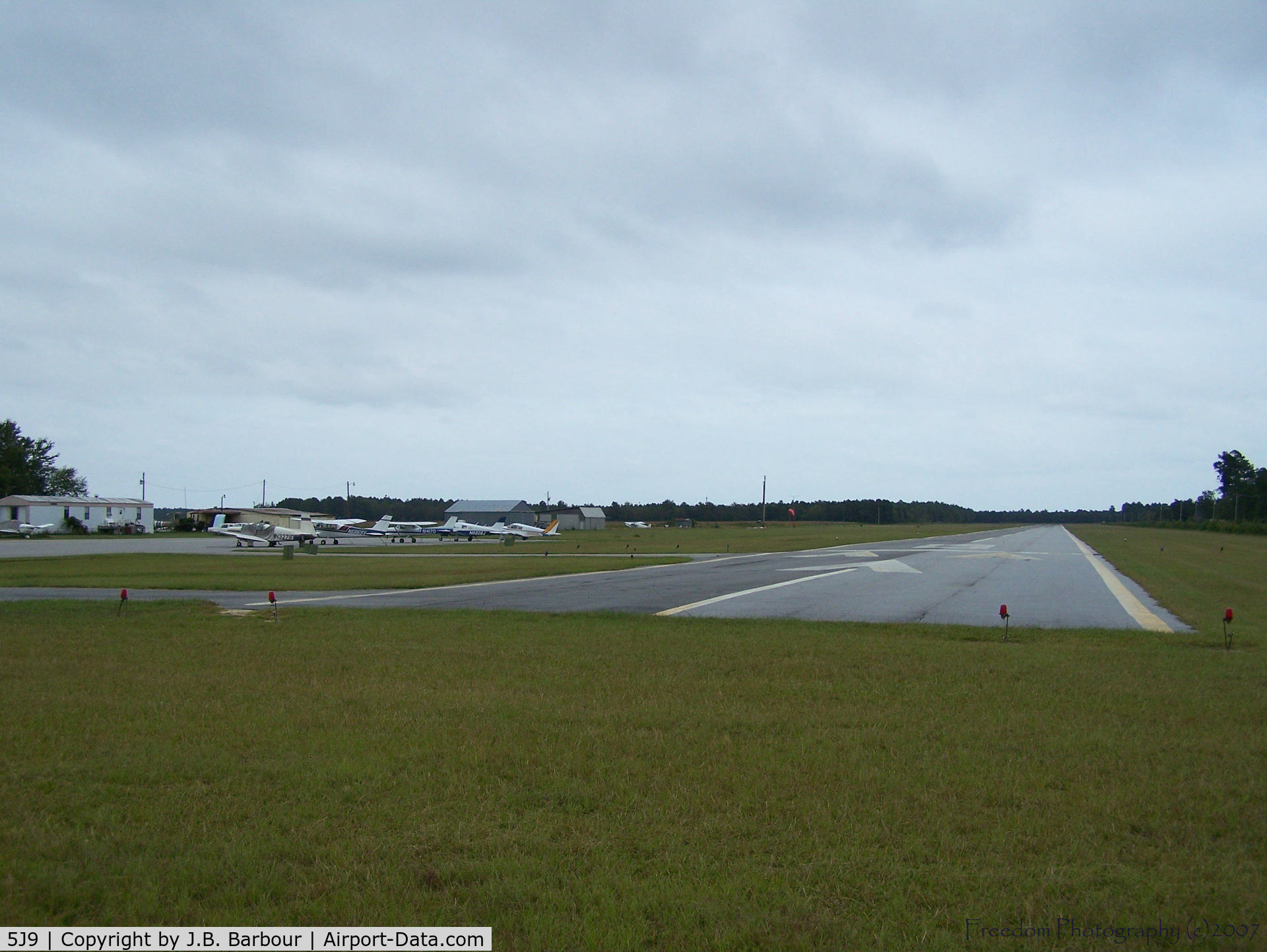Twin City Airport (5J9) - A somewhat dated location