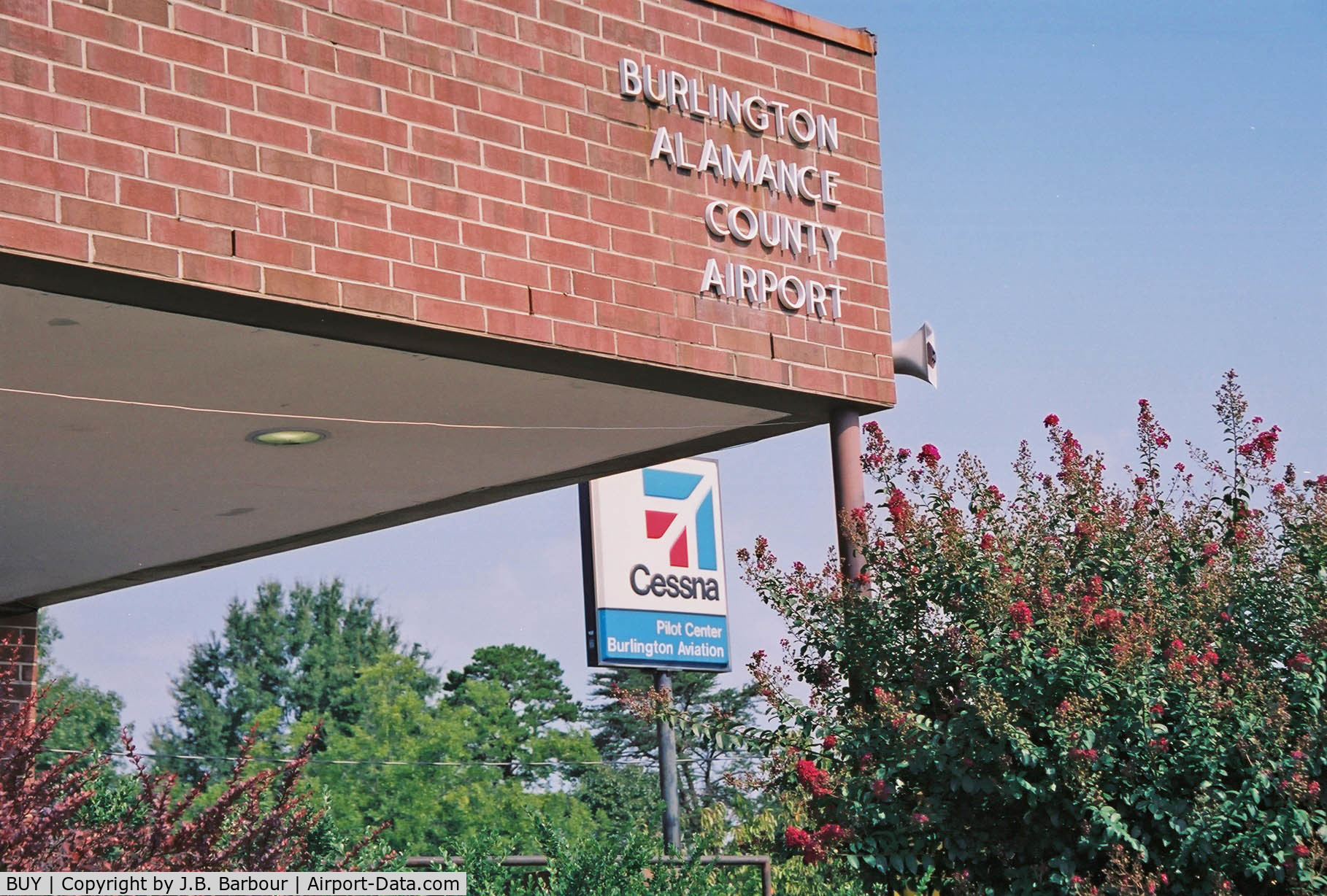 Burlington-alamance Regional Airport (BUY) - Clean facility- The staff were great.  Thanks.