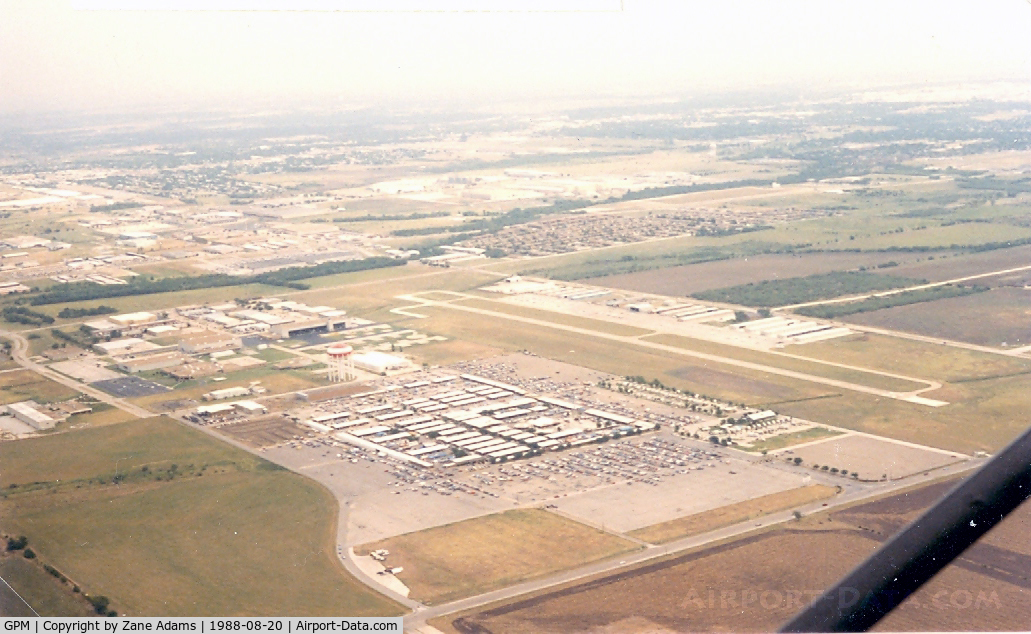 Grand Prairie Municipal Airport (GPM) - Turning Base for 35 Grand Prairie Muni