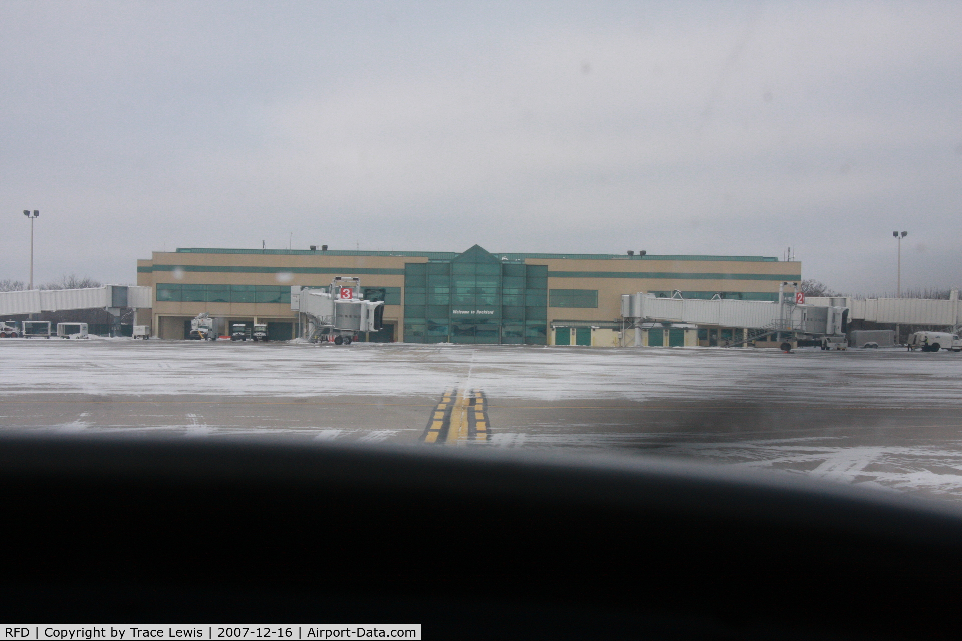 Chicago/rockford International Airport (RFD) - View leaving runway 25 @ A
