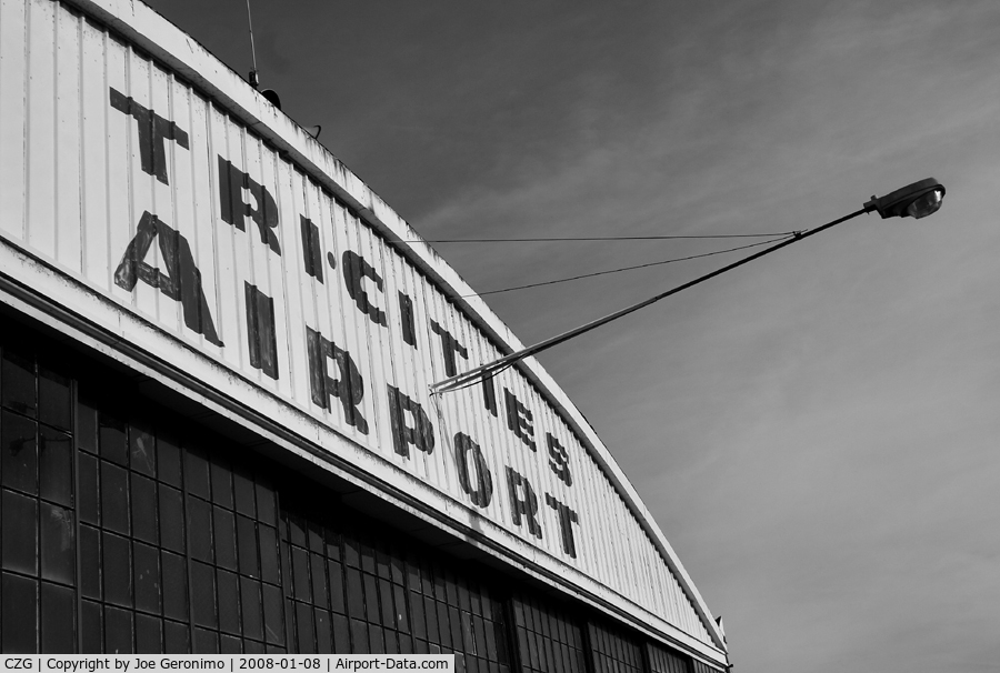 Tri-cities Airport (CZG) - The old hangar at Tri-Cities Airport in Endicott, NY is slated for demolition.