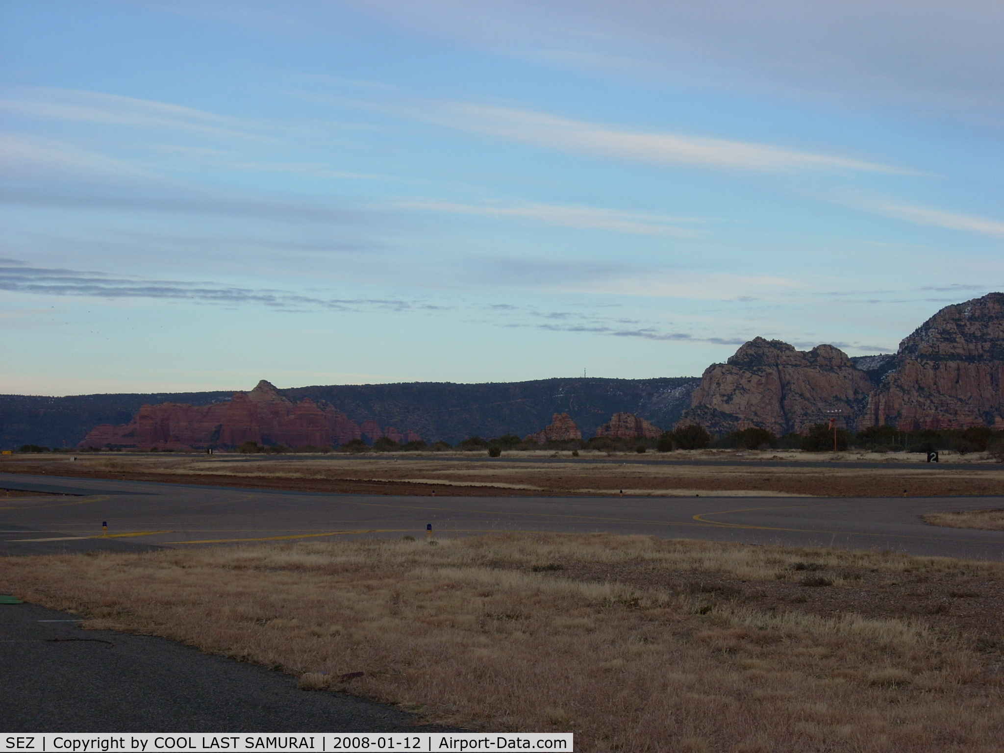 Sedona Airport (SEZ) - Runway and taxiway