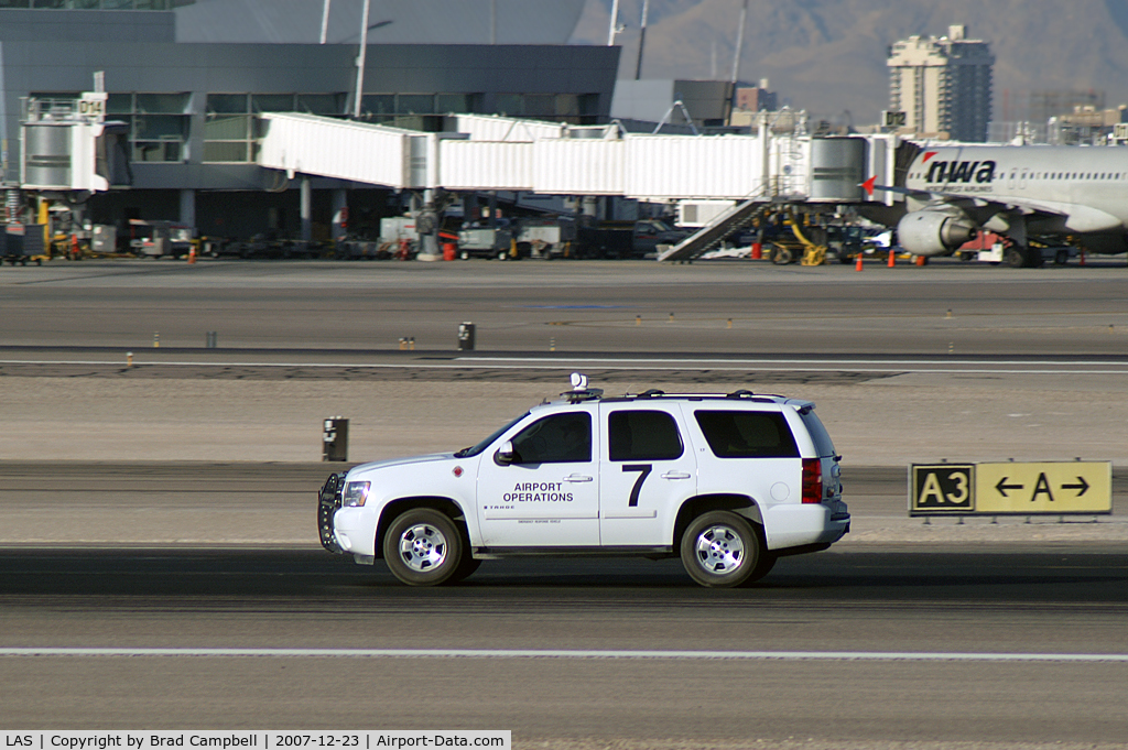 Mc Carran International Airport (LAS) - Airport Operations - 7 Runway Check.