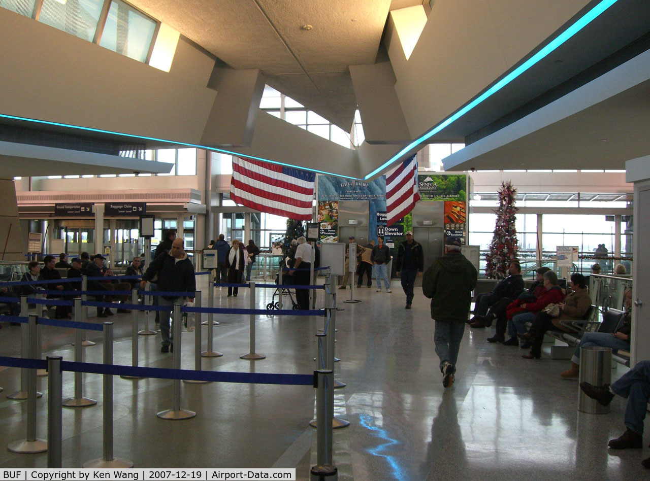 Buffalo Niagara International Airport (BUF) - Hallway before security check at Buffalo Airport