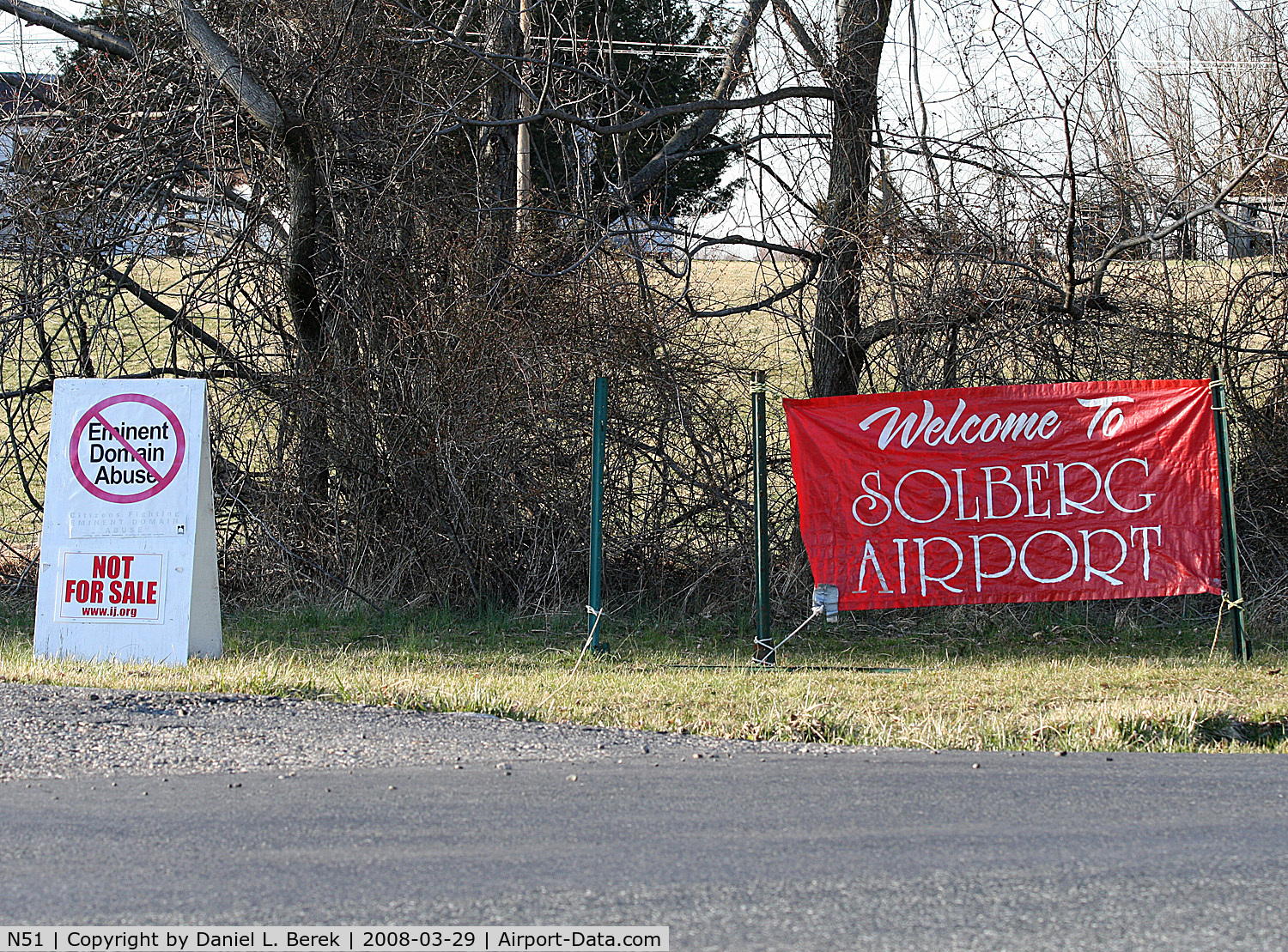 Solberg-hunterdon Airport (N51) - With Twin Pines now history, hungry developers are now eyeing this lovely Central Jersey airport.  Eminent domain is a popular tactic among develpers and their well-connected attorneys.  Please don't let this airport die!