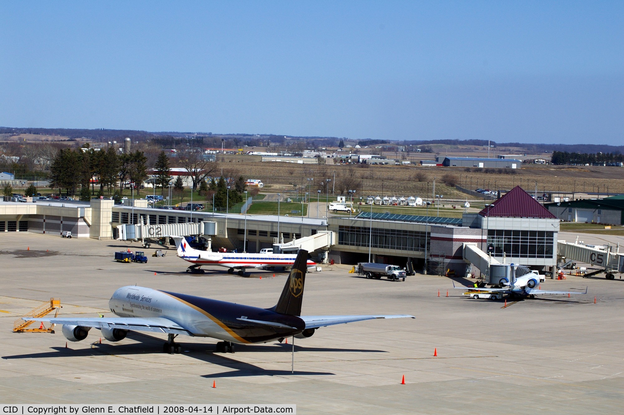 The Eastern Iowa Airport (CID) - Looking at the terminal ramp, over-looking the cargo ramp.