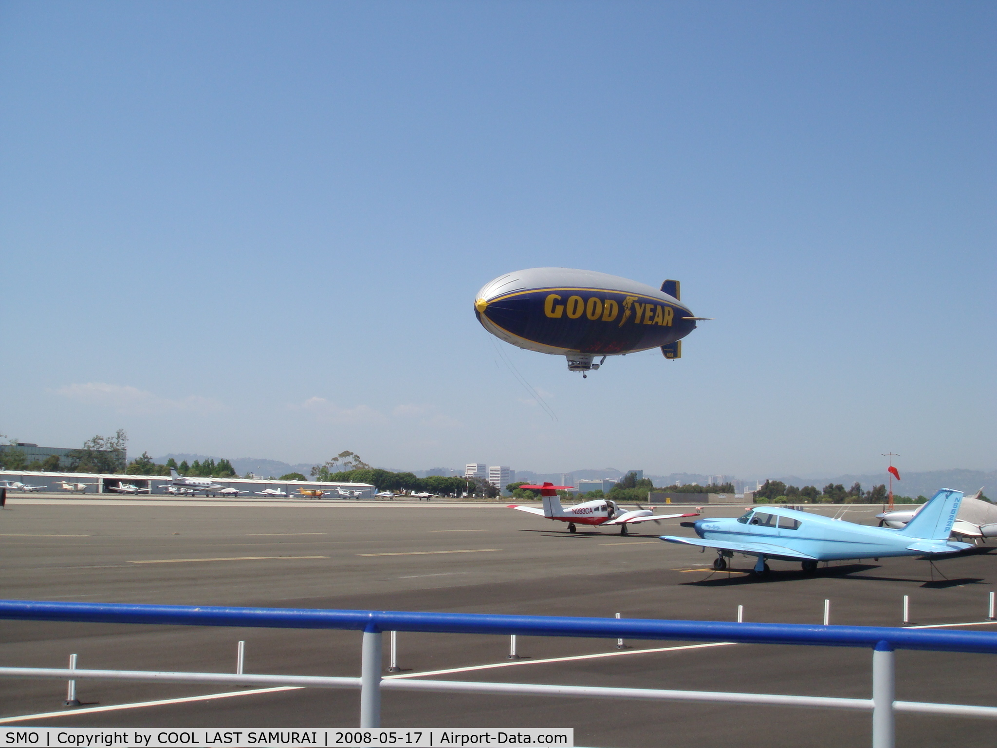 Santa Monica Municipal Airport (SMO) - Goodyear Blimp low approach at SMO Rwy21