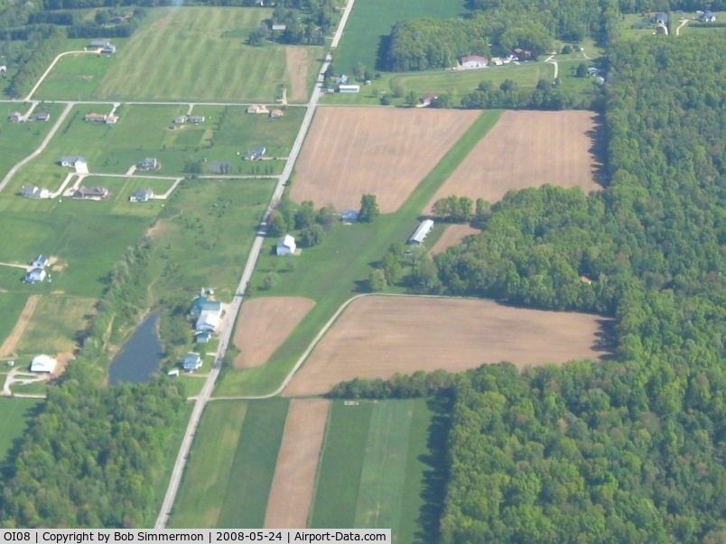 Davies Air Fld Airport (OI08) - Looking north near Wooster, Ohio