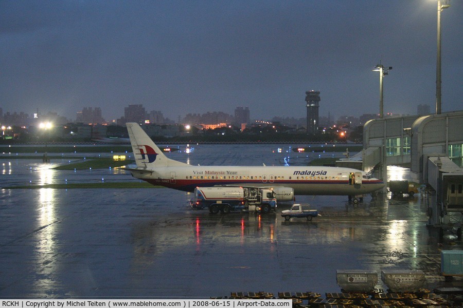 Kaohsiung International Airport, Kaohsiung City Taiwan (RCKH) - Rainy night at Kaohsiung