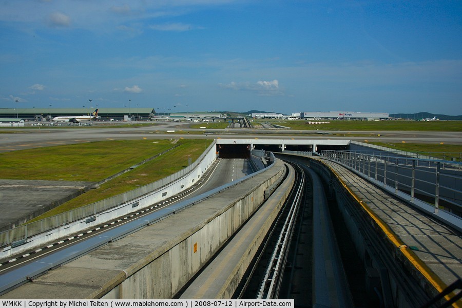 Kuala Lumpur International Airport, Sepang, Selangor Malaysia (WMKK) - Train from Main Terminal to Satellite A