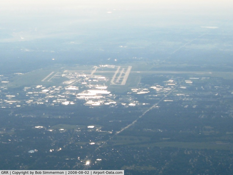 Gerald R. Ford International Airport (GRR) - Looking east from 6000'