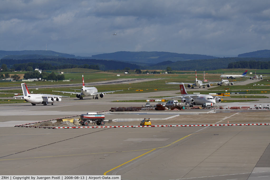 Zurich International Airport, Zurich Switzerland (ZRH) - waiting for approach